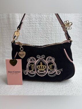 Juicy Coutureee Lovers Club Wristlet- Color:Liquorice/Pink Diamond 🖤